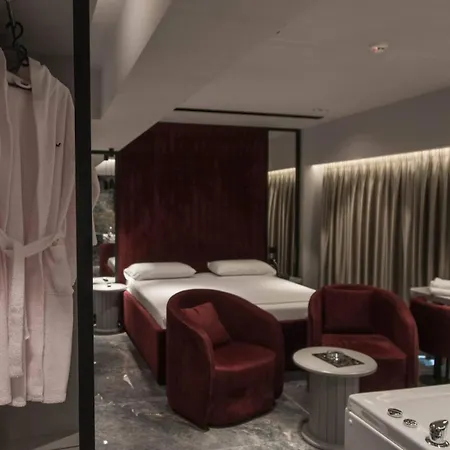 Love hotel Atrium *